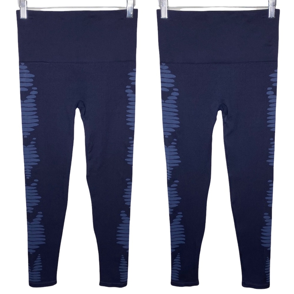 SPANX Aztec Stripe Seamless Leggings in Pure Navy size XL - Picture 2 of 7